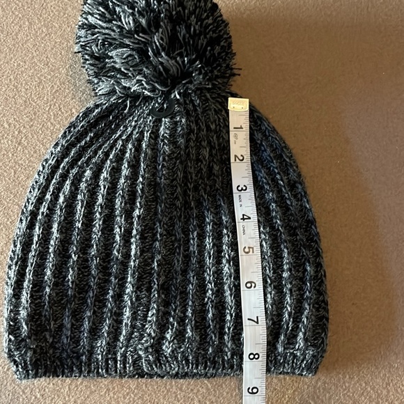 ZELLA Ribbed Lined Pom Pom Black/Gray Beanie NWT - OS - Picture 16 of 16